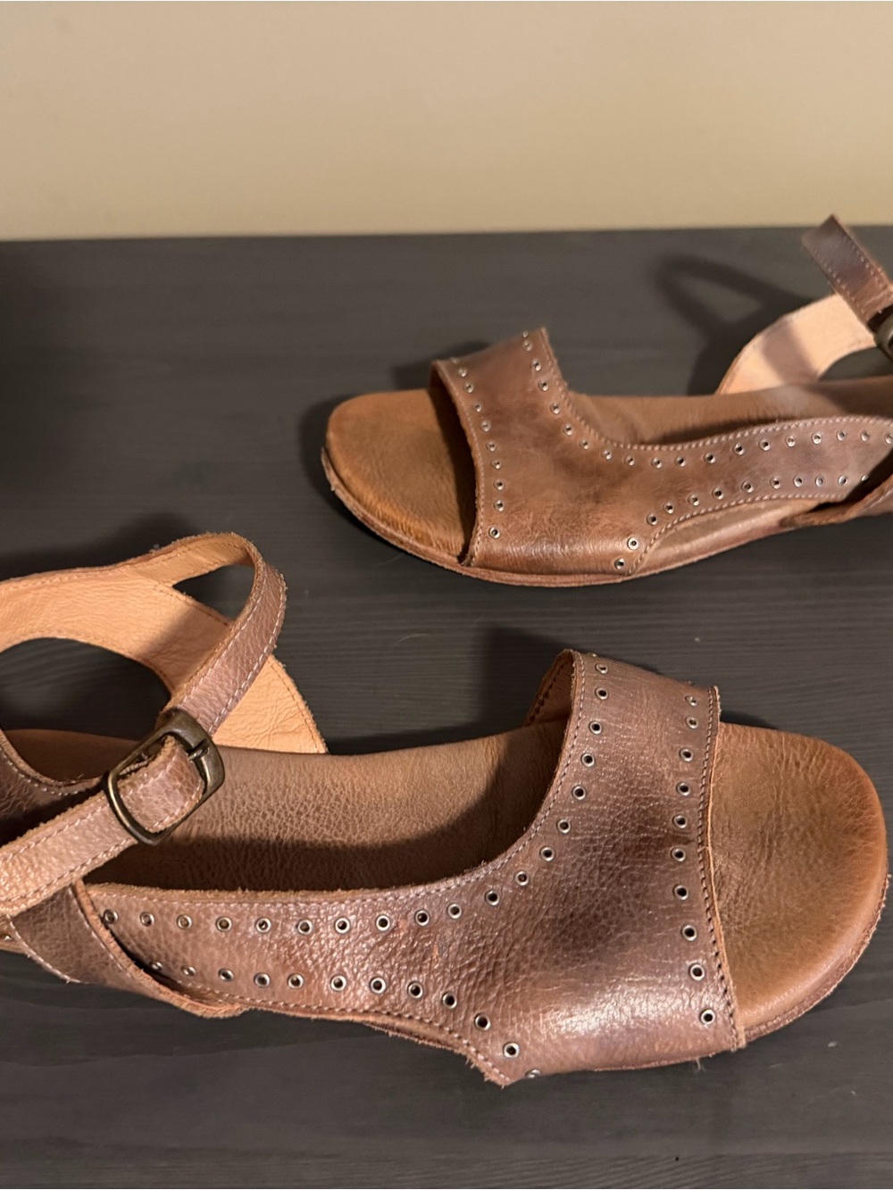 Bed Stu Auburn Brown Leather Buckle Sandals - Picture 3 of 8